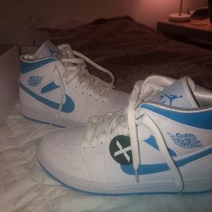 COPY - BRAND NEW StockX authenticated Air Jordan Mid’s UNC BLUE